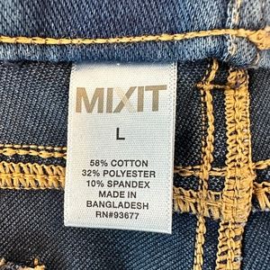 Mixit stretchy pull on Capris